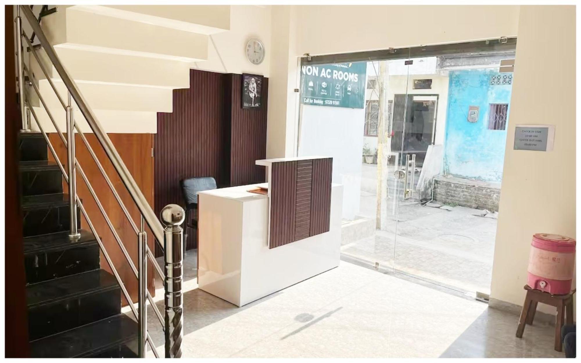 Premium Hotel Ujjain - G A R I M A - Near Mahakal Temple And Rivar - Railway Station - Hygiene & Spacious Room - With Wifi- And Parking Facilities - Best Hotel In Удджайн Экстерьер фото