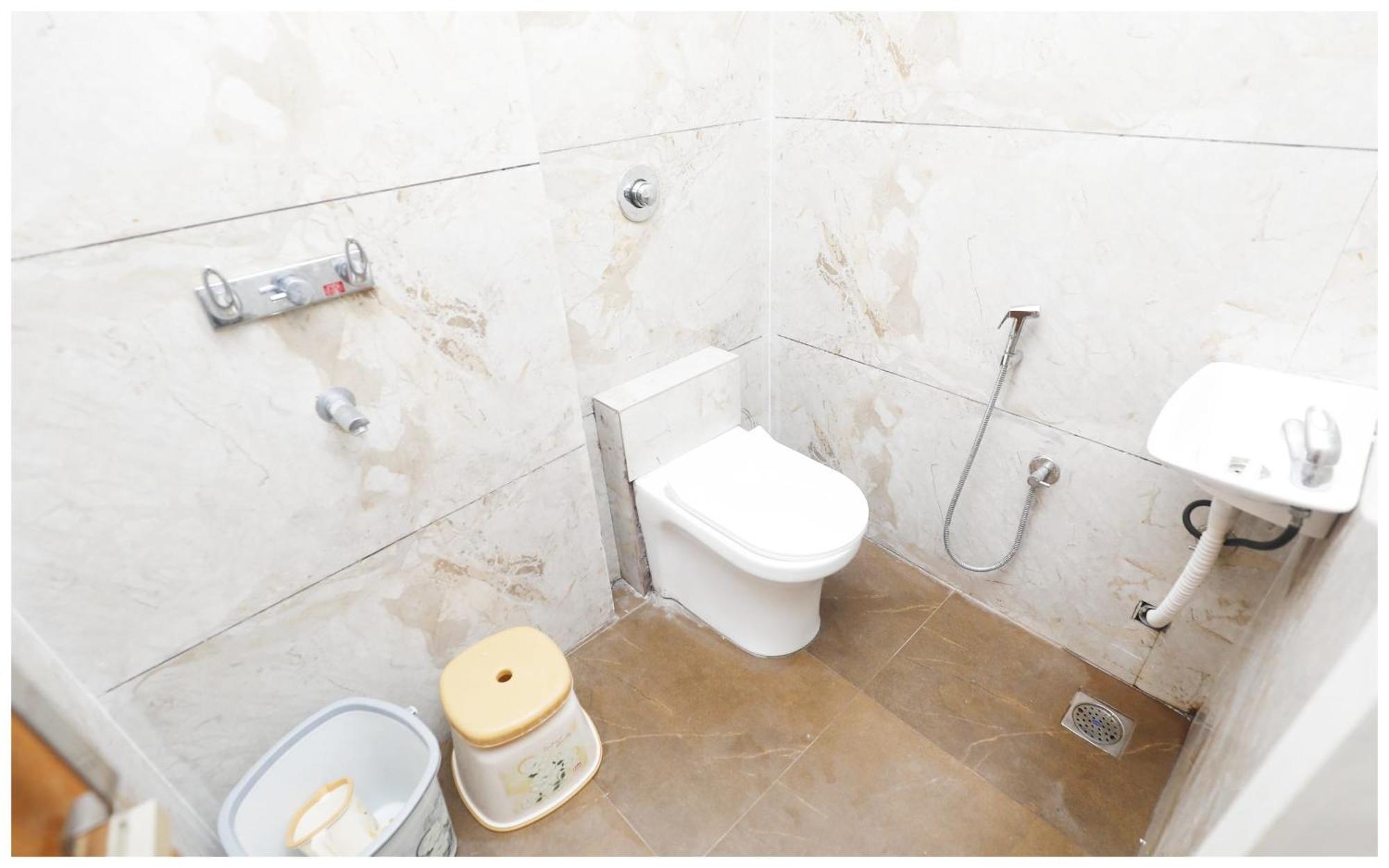 Premium Hotel Ujjain - G A R I M A - Near Mahakal Temple And Rivar - Railway Station - Hygiene & Spacious Room - With Wifi- And Parking Facilities - Best Hotel In Удджайн Экстерьер фото